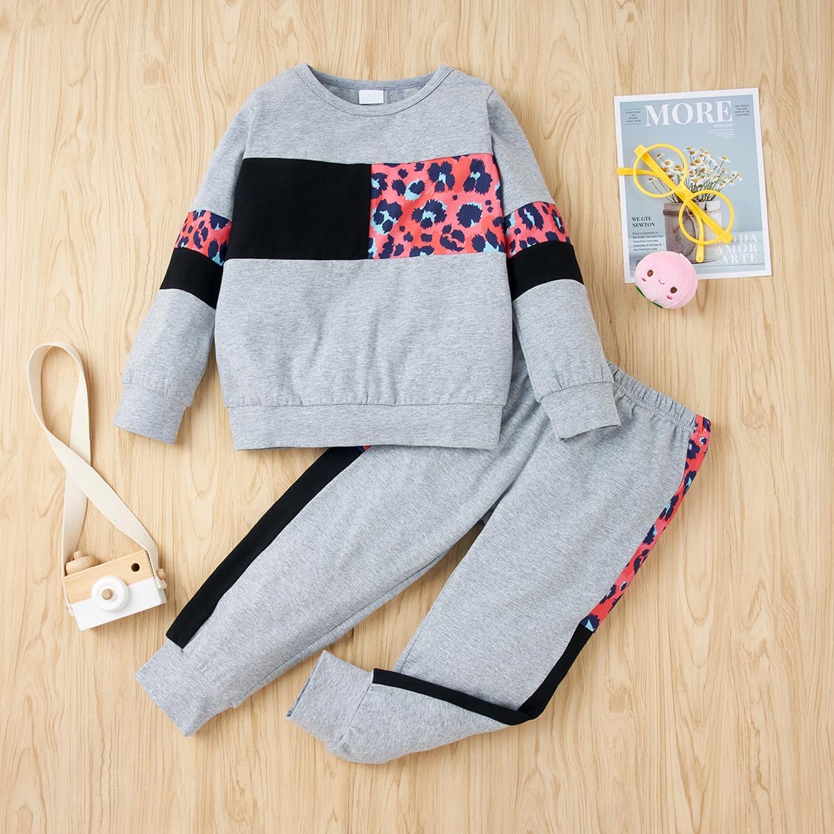 Kuschelweiches Baby-Sweater-Set für Mädchen