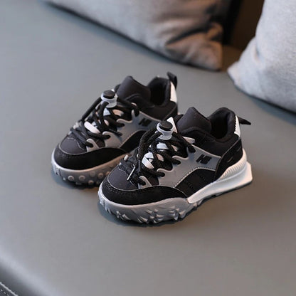 Moderne Kinder Sportschuhe – Stylischer Look mit Komfort und Stabilität