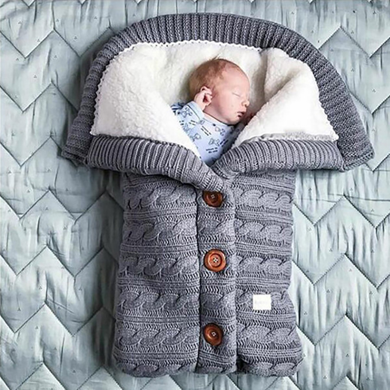 schlafsack strick Baby Strick-Schlafsack mit Kapuze – Weicher, gefütterter Babyschlafsac – Wolkenschaukel