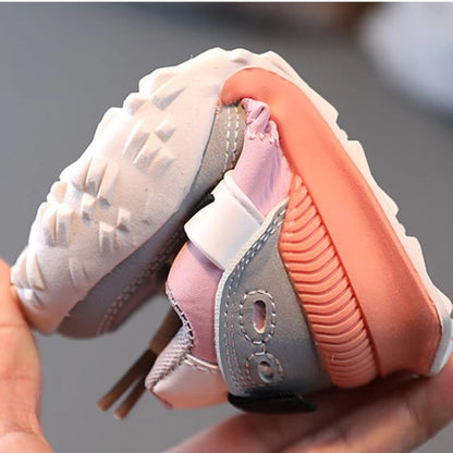 Moderne Kinder Sportschuhe – Stylischer Look mit Komfort und Stabilität