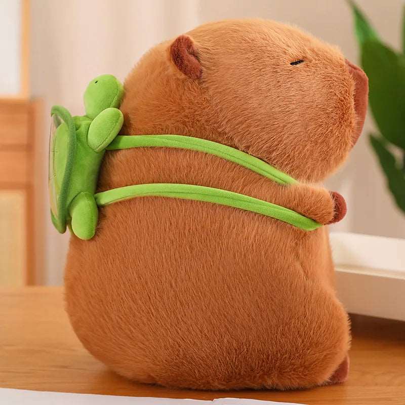 Weiche Capybara mit praktischen Schildkrötenrucksack