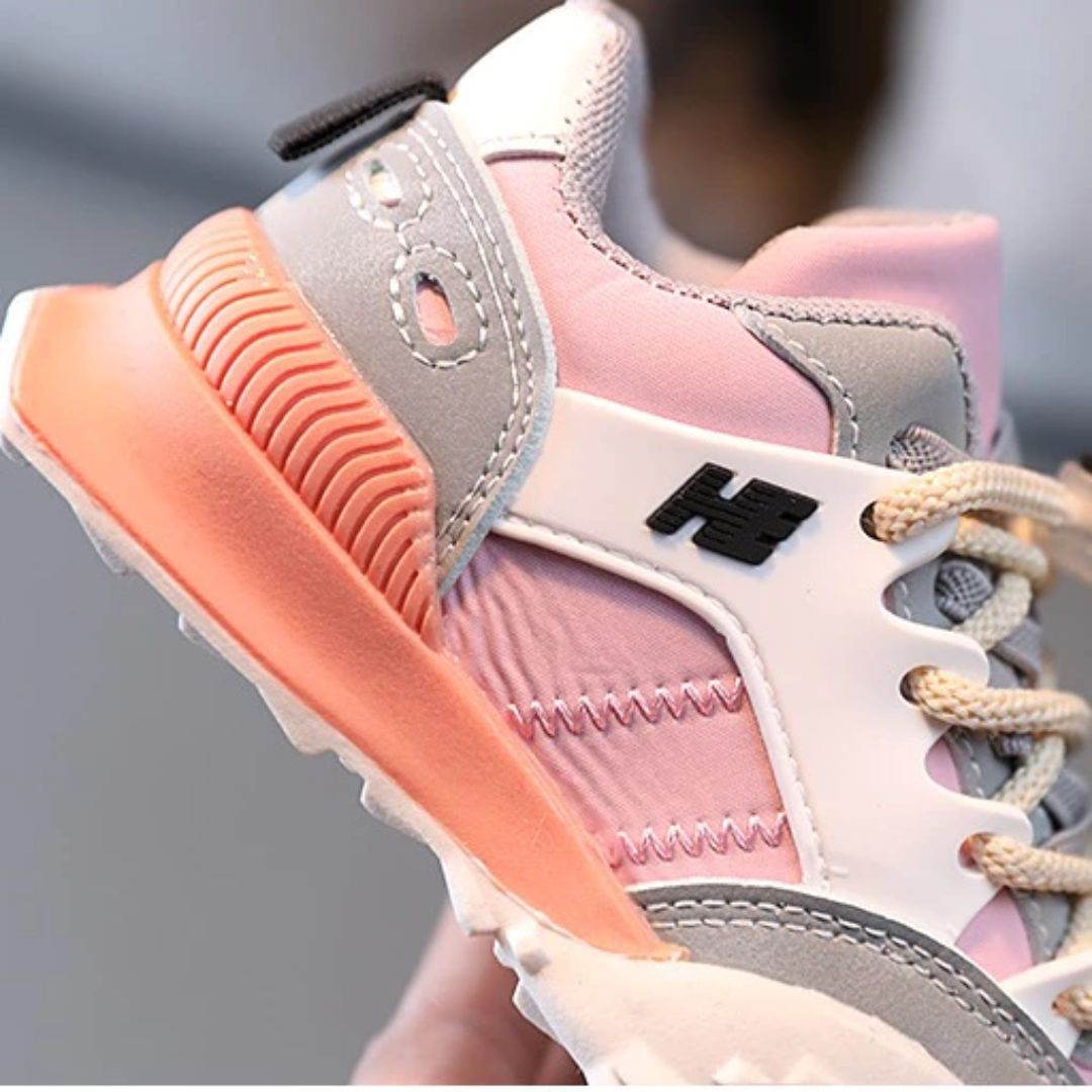 Moderne Kinder Sportschuhe – Stylischer Look mit Komfort und Stabilität