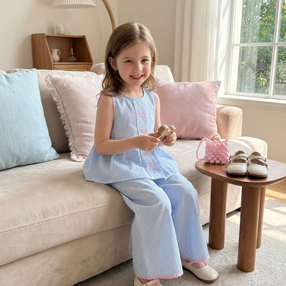 Sommerliches Mädchen-Set mit Streifen & Schleifenstickerei – Süßes 2-teiliges Outfit