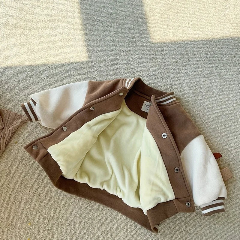 Warme Baseballjacke für Kleinkinder mit Teddy-Motiv