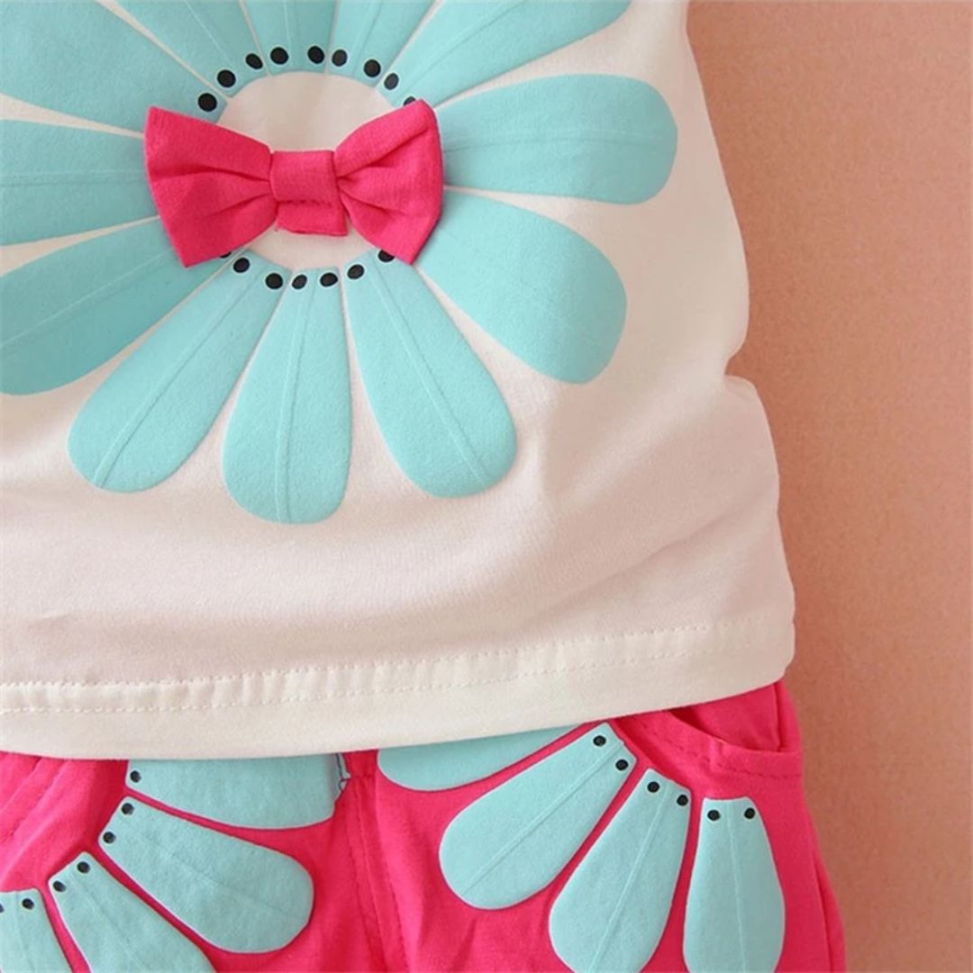 Fröhliche Abenteuer – Baumwoll-Sommer-Set mit Blumenapplikation für Mädchen