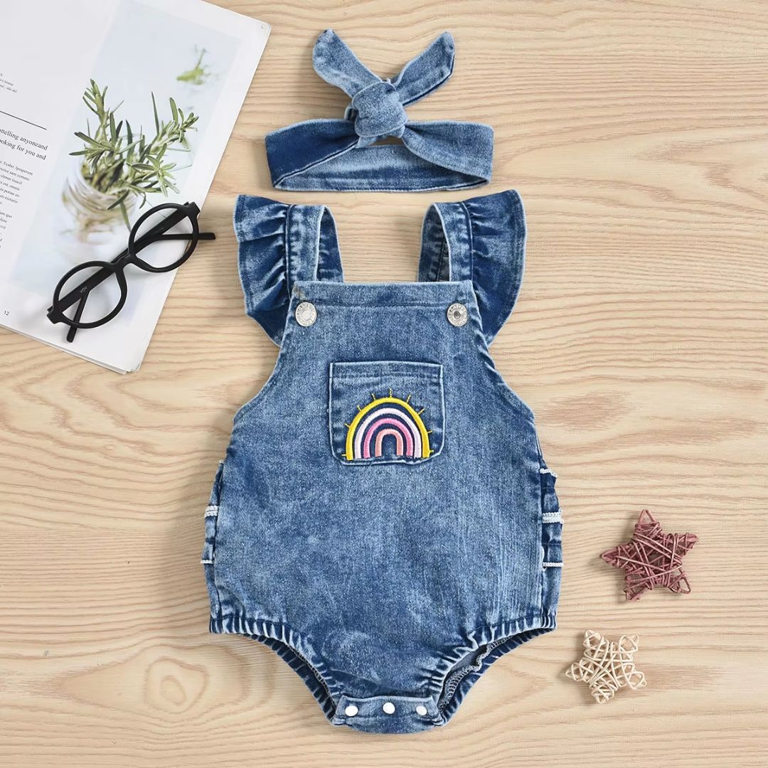 Niedlicher Look – Denim Strampler mit Regenbogen-Applikation für Babys