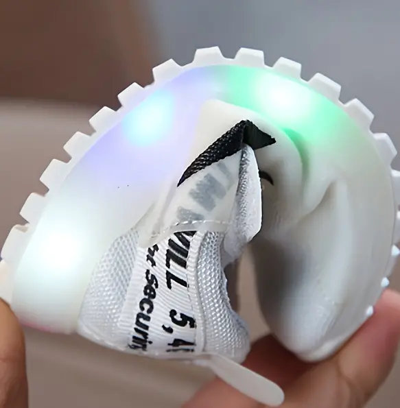 Bequeme LED-Kleinkinderschuhe