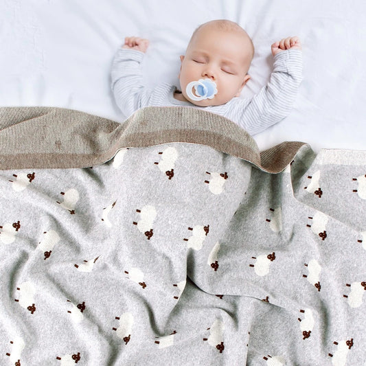 Niedliche Babydecke mit Schaf-Muster – Weiche und warme Decke für Kinderwagen