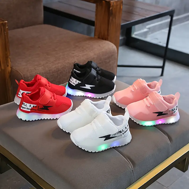 Bequeme LED-Kleinkinderschuhe