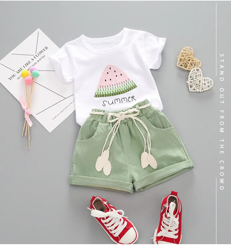 Stilvolle Designs – Sommerset mit T-Shirt und Shorts für Kinder