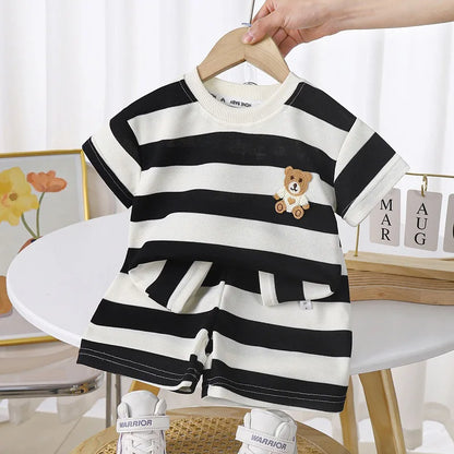 Streifenspaß – Baumwollkleid Set mit Bärenapplikation für Kinder