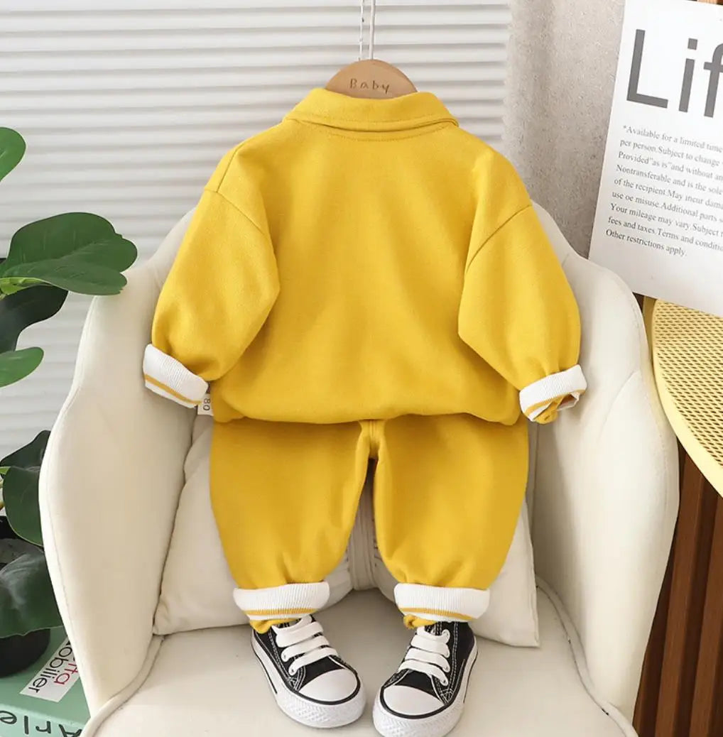 Niedliches Pommes-Design Kinder-Outfit – Zweiteiliges Set mit Sweatshirt und Hose
