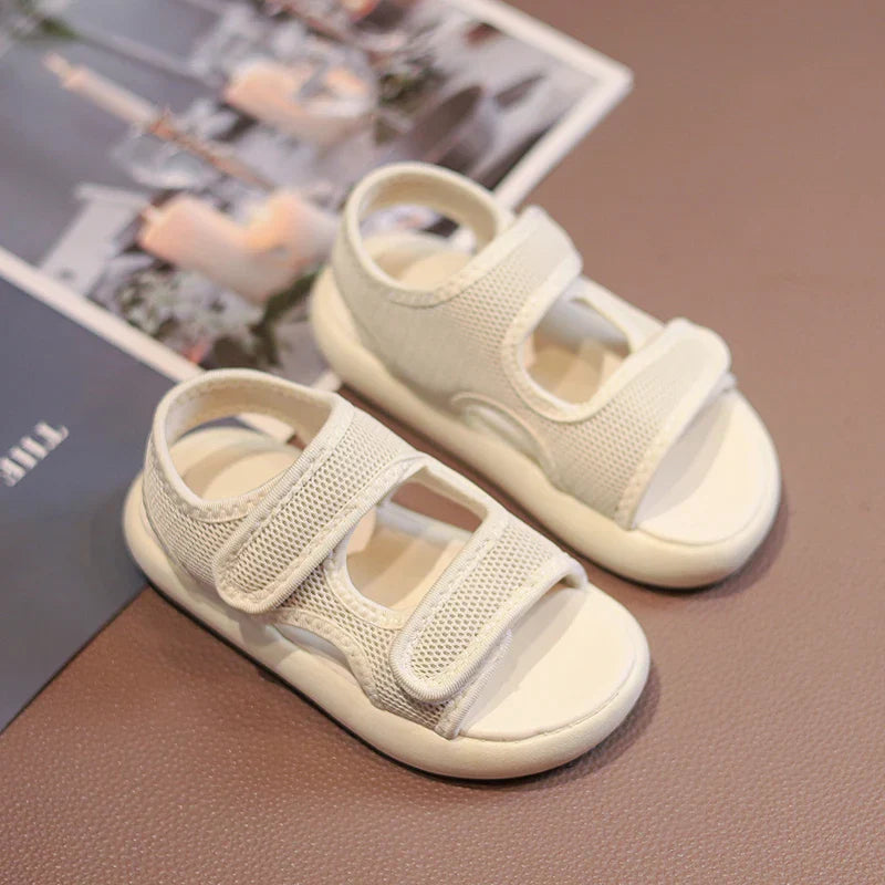 Stylischer Look – Komfortable Kindersandalen mit Klettverschluss