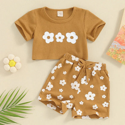 Sommer-Set für Baby-Mädchen – Zweiteiliges Outfit mit Blumenprint und Kurzarmshirt