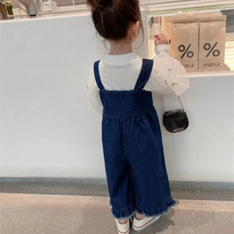 Für Ihre Mini Fashionista – Latzhose für Kinder mit Knöpfen und Rüschen
