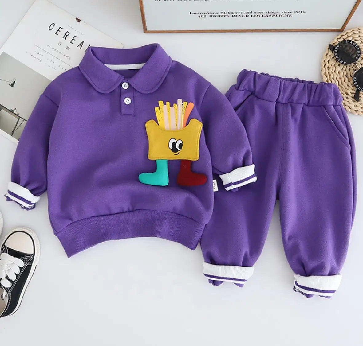 Niedliches Pommes-Design Kinder-Outfit – Zweiteiliges Set mit Sweatshirt und Hose