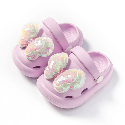 Weiche Sandalen für Mädchen mit Glitzerflügeln – Bequeme Hausschuhe für Kinder