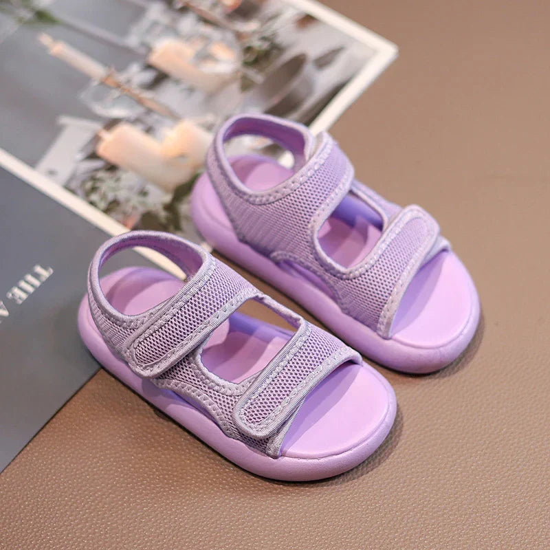 Stylischer Look – Komfortable Kindersandalen mit Klettverschluss