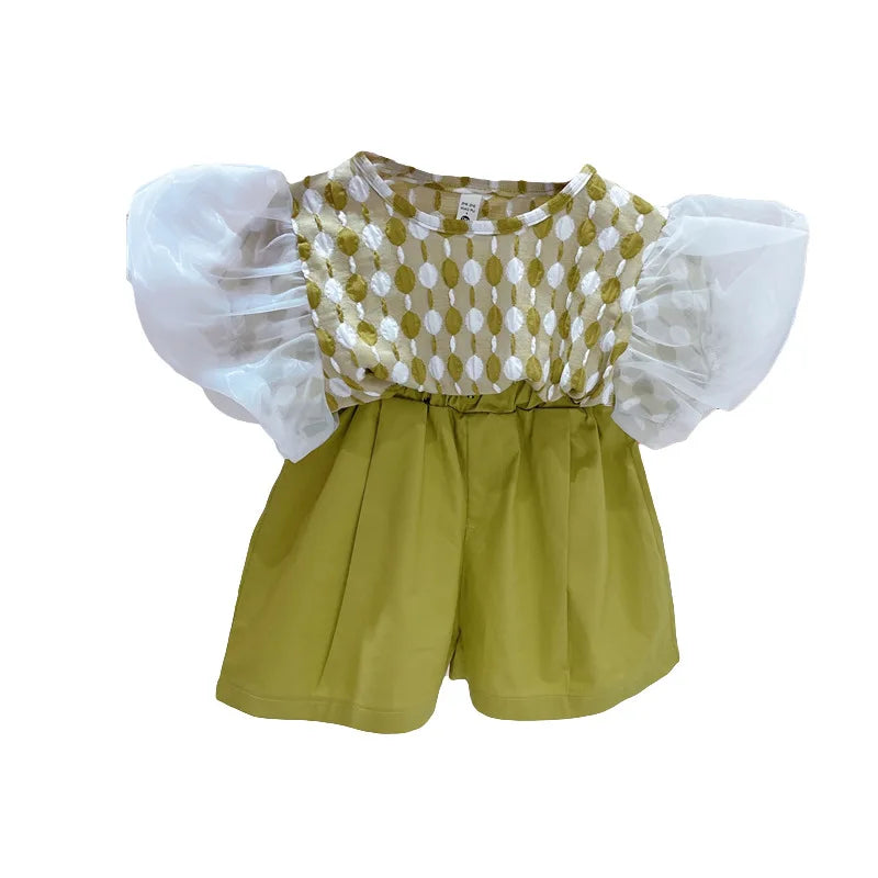 Trendy & Stylisches Sommer-Set für Mädchen – T-Shirt mit Puffärmeln und Shorts in Grün und Gelb