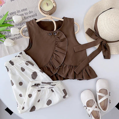 Frischer & Leichter Stoff Sommer-Set für Mädchen mit Rüschen und Punkte-Design – Bequemes Outfit für heiße Tage
