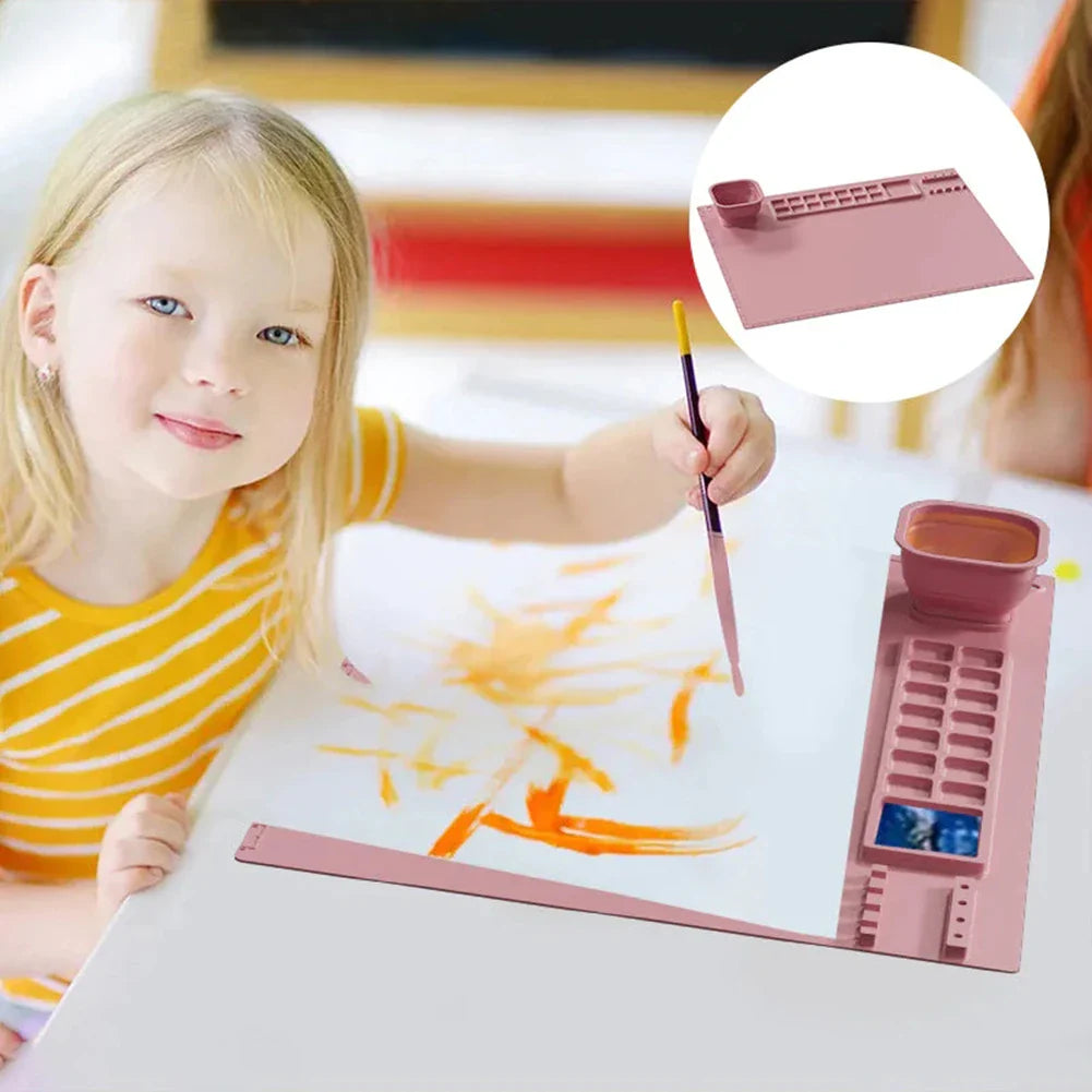 Die Reinigung ist ein Kinderspiel – Farben Spielmatte für Kinder