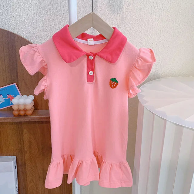 Sommerkleid für Mädchen – Süßes Kinderkleid mit Erdbeer-Stickerei und Rüschenärmeln