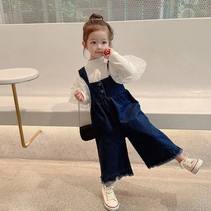 Für Ihre Mini Fashionista – Latzhose für Kinder mit Knöpfen und Rüschen