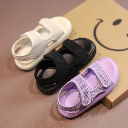 Stylischer Look – Komfortable Kindersandalen mit Klettverschluss